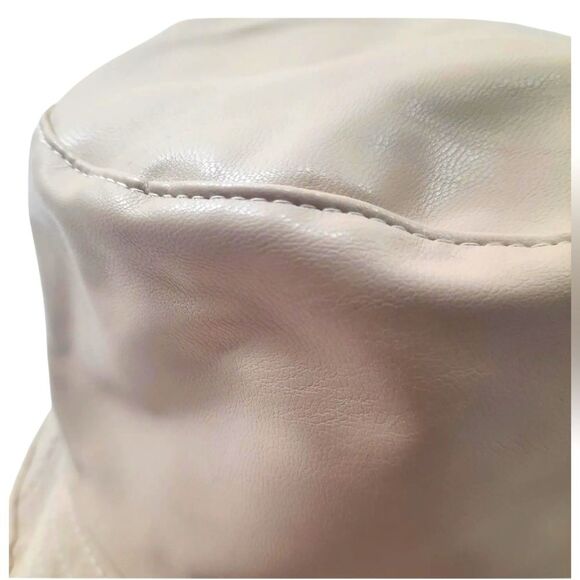 NWT Steve Madden Women's Reversible Plaid Bucket Hat Cream Fabric. One size - Picture 10 of 10